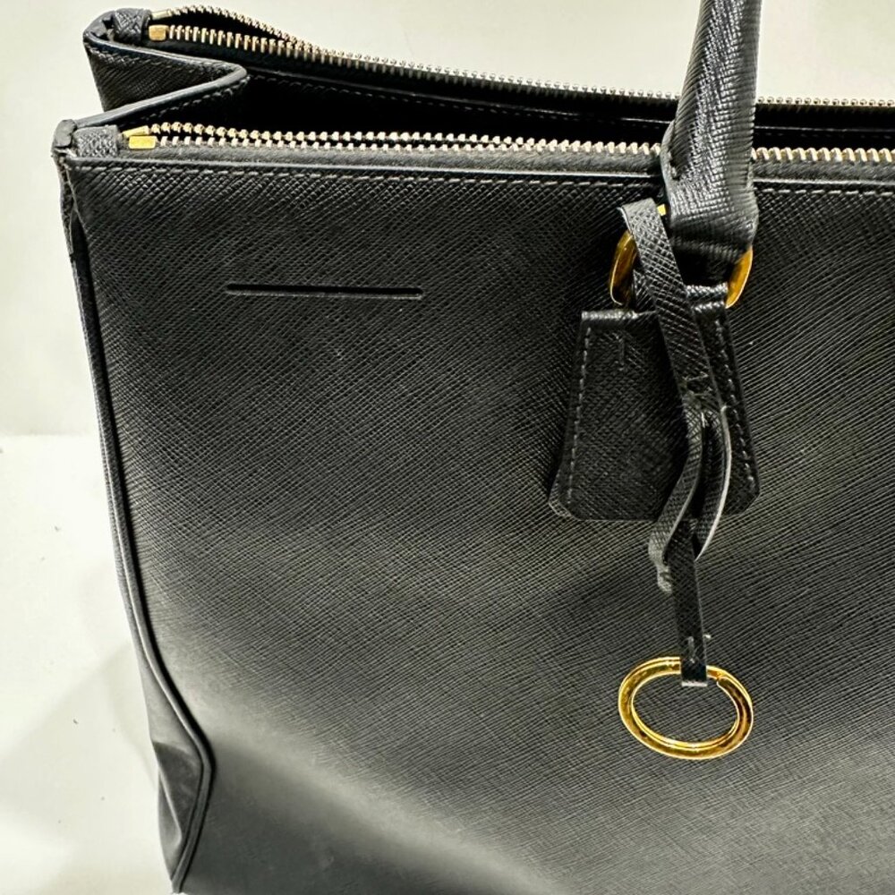 Prada Galleria Large Saffiano Bag - Picture 8 of 9